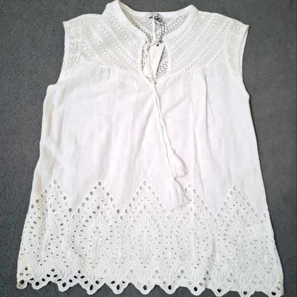 Lucky Brand Tops - Lucky Brand Women’s Blouse White  Eyelet Pintunk Embroidered Peasant Tie Small